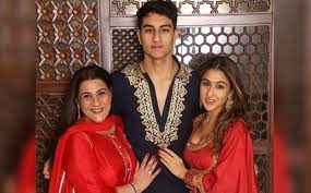 Saif is the son of bollywood actress, sharmila tagore, and indian cricketer, mansoor ali khan. Saif Ali Khan Amrita Singh S Son Ibrahim Ali Khan Is Doing This During Lockdown It S Wonderful