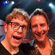 Profil Josh Widdicombe