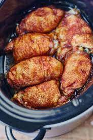 How To Make Crispy Juicy Chicken Thighs In The Slow Cooker Recipe Chicken Thigh Recipes Crockpot Slow Cooked Chicken Chicken Crockpot Recipes