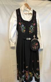 More images for ringerike bunad » Brukt Ringeriks Bunad Finn No