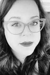 Traci Clemens's Instagram, Twitter & Facebook