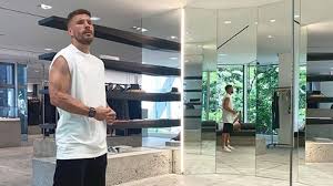 Jun 18, 2021 · lukas podolski ist als juror für das supertalent im gespräch, behauptet die bild. Lukas Podolski Uberrascht Mit Hipster Look Stern De
