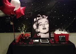 Pin By Biviana Mejia G On Whits Wedding Showers Marilyn Monroe Birthday Hollywood Party Decorations Party Theme