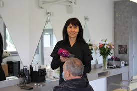 Faites confiance aux meilleurs professionnels de la coiffure en suivant nos bonnes adresses Isabelle Coiffure