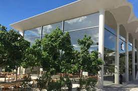 The apple store is located on the lower level of the macy's home/bloomingdale's wing, next to restoration hardware. Apple Store At Florida S Aventura Mall Opened Today With First Of Its Kind Amphitheater For Today At Apple Sessions Patently Apple
