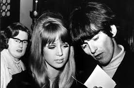 Celebrity Photos George Harrison and Patti Hansen Photo Print (76.20 x  60.96 cm) : Amazon.de: Home & Kitchen