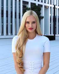 The latest tweets from @instagram Nena On Instagram Longhairsituation Credit To Gentle Care Of Pilo Pillowcase In 2020 Long Hair Styles Hair Color Gentle