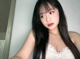 đừng làm ồn, em tỉnh