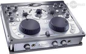 Hercules dj console mk2 is designed to be used as internal mode (with internal sound card using master output & headphones) or external mode (using. Hercules Dj Console Mk2 Controllers Midi Gearbase Djresource
