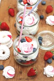 Eton Mess Aux Fruits Rouges Recette Recette Bonbon Gateaux Et Desserts Recette Dessert