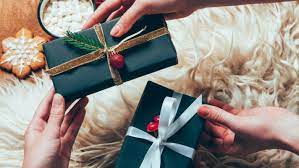This is a great post to get ideas for bridal shower gifts that would have the bride beaming. 12 Perfect Gift Ideas What To Give All Your Sisters And Friends This Year Club31women