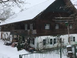 altes niederbayrisches haus haus altes haus bauernhaus