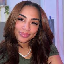 👤 Becky 5 分鐘前發了私信給你「你從哪裡來? "