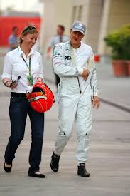 Langjähriger weggefährte spricht über wechselbad der gefühle nach dem unfall. Michael Schumacher Managerin Sabine Kehm Spricht Uber Den Tragischen Ski Unfall Gala De