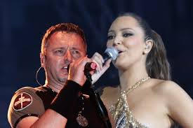 Adam Adaktar u bolnici kod bebe priključene na kiseonik