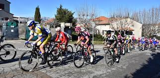 Vendredi 11 avril à 20h50 sur d8. Trets Le Grand Prix Cycliste La Marseillaise 2021 Redonne Vie Au Sport A Trets En Passant Sous Les Acclamations Des Tretsois