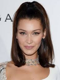 Per realizzarla, bisogna partire da capelli sciolti e accuratamente . Star Con Capelli A Mezzacoda