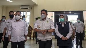 The present generation children may give the ball to one of the kids and ask him/her to name a fruit in english and then pass on the ball to. Late Philanthropist Akidi Tio Donated Rp2 Trillion For Covid Relief News En Tempo Co Tempo Co