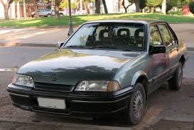 Monza is a true cathedral to speed, unmatched around the world for its sense of history and passion, fuelled in part by its long history and also the fanaticism of the italian fans, the tifosi. 1982 Chevrolet Monza Brazil 1 8 I Sl 98 Ps Technische Daten Verbrauch Spezifikationen Masse