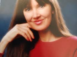 Debra Lowry's Instagram, Twitter & Facebook