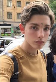 Iris Queen (qqqqqqqaaaaaaaa)