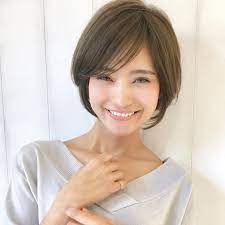 2wayパーマとは garden tonsoku 簡単にゆうと乾かしただけで1枚目のストレートアイロンでスタイリンしたようなヘアスタイルに ムースをつけると2枚目のゆるっとウェーブのコテで巻いた雰囲気に つまりパーマをかけるとストレートアイロンもコテも使わ