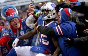 One sheet with players broken down by position, including overall rank, auction value and bye weeks. Finding Values In Underdog Fantasy Adp 4for4