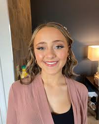 Daisy Hanson (@daisyhairandmakeup_) • Instagram photos and videos