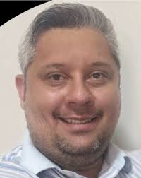 Muito triste com a perda do querido Petrônio Albuquerque . Uma pessoa  incrível e um profissional fora de série. Com uma ligação do amigo Marcos  Altemari , abriu as portas da sua