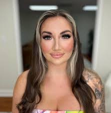 Kelly Ullman's Instagram, Twitter & Facebook