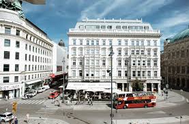 This cafe is famous for its great service and friendly staff, that is always ready to help you. Freizeit Guide Die 20 Schonsten Kaffeehauser In Wien Der Varta Fuhrer