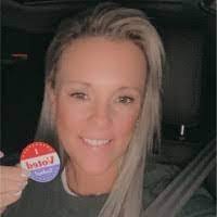 Lisa Rayfield's Instagram, Twitter & Facebook