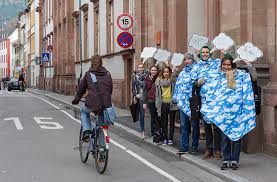Heidelberg De 04 09 2014 Statt Rasen Theateraktionen Im Offentlichen Raum