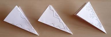 Flocons En Papier A Plier Et Decouper Nouveaux Modeles Flocon En Papier Flocons De Neige En Papier Flocons De Neige En Papier Facile