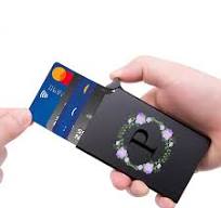 1개 RFID 차단 비즈니스 카드 홀더, 팝업 디자인의 슬림 알루미늄 합금 지갑, 도난 방지 금속 은행 카드 케이스, 남성 및 여성용  보라색 꽃 문자 P 패턴이 있는 블랙