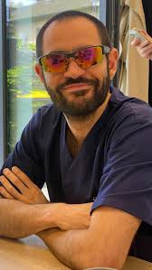 C O M E BACK S O O N…!!!, Unser lieber Dr.Luis hatte Mittwoch seinen  letzten Tag bei uns in der Praxis., Ein Kinderarzt, der nicht nur mit  seinem Wissen, sondern auch mit seinen zwei verschiedenen ...