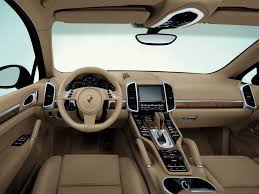 Inside A Porche Cayenne 2011 Turn The Key And Step On It Interni Auto Auto Interni