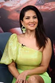 What happened to Sunny Leone, shes not relevant anymore :  rBollyBlindsNGossip
