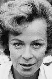 Lorri Scott's Instagram, Twitter & Facebook