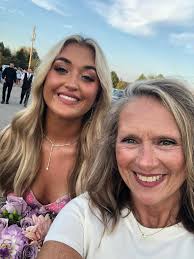 Carrie Maynard (@carriemariemaynard) • Instagram photos and videos