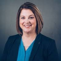 Kim Heslin's Instagram, Twitter & Facebook