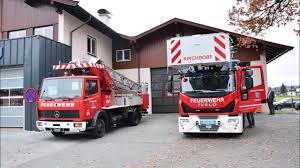 In südtirol ist die lage durch das schneechaos weiterhin angespannt. Freiwillige Feuerwehr Kirchdorf In Tirol Drehleiter Youtube