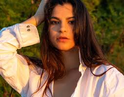 Daiane Barsa Fashion Projekter :: Photos, videos, logos, illustrations and  branding :: Behance