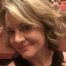 Ali Comer's Instagram, Twitter & Facebook