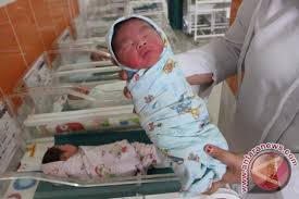 Jika ingin beli emas secara online lewat aplikasi, pastikan perusahaan pemilik aplikasi tersebut sudah terdaftar di bappebti agar transaksi anda terjamin keamanannya. Bayi Lahir 17 Agustus Antara News