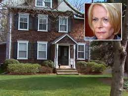 Ruth madoff and her son andrew will speak publicly for the first time about bernie madoff on 60 minutes airing sunday, oct. Wife Of Ponzi Schemer Ruth Madoff Settles Down In Greenwich Connecticut To Be Closer To Family Cbs New York