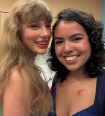 Taylor Swift spending time with children, young people and families at the  hospital, is healing ❤️‍🩹🫶