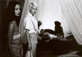 È l'incontro tra le star laura gemser e annie belle, reduce dal successo di laure. Pulp International V