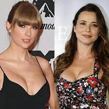 Best Boobs: Taylor Swift vs Linda Cardellini : r/CelebBattles