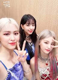 Itzy Pics On Twitter Itzy Kpop Girls Kpop Girl Groups